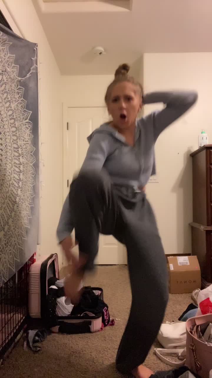 @devan_mooney