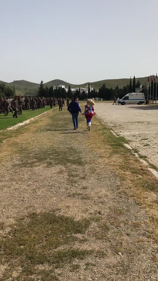 @Kübra Girengir