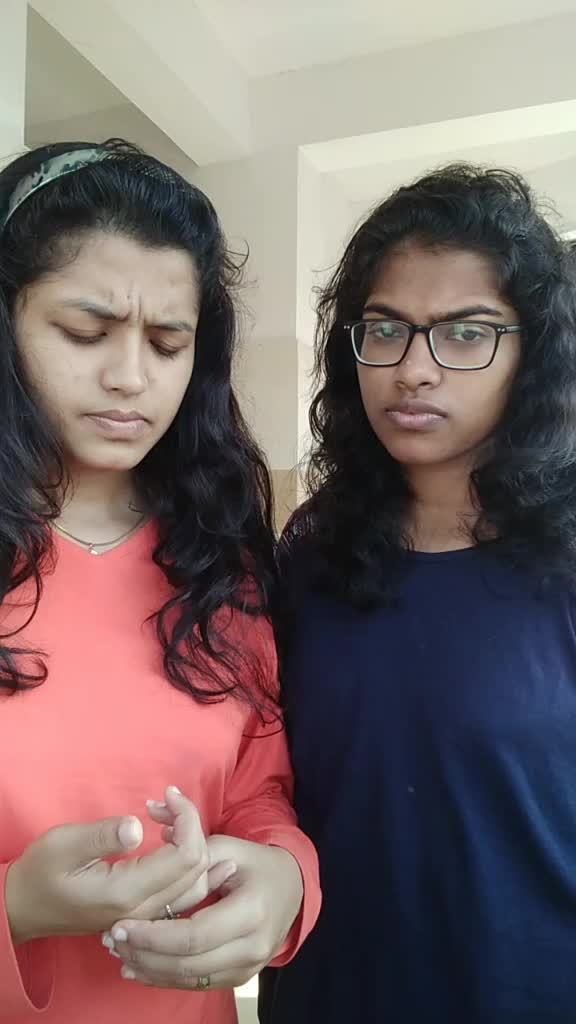 @Mahii👑