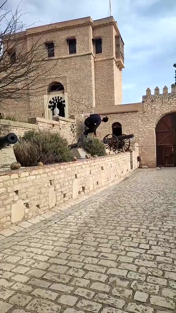 @Aziz_PK