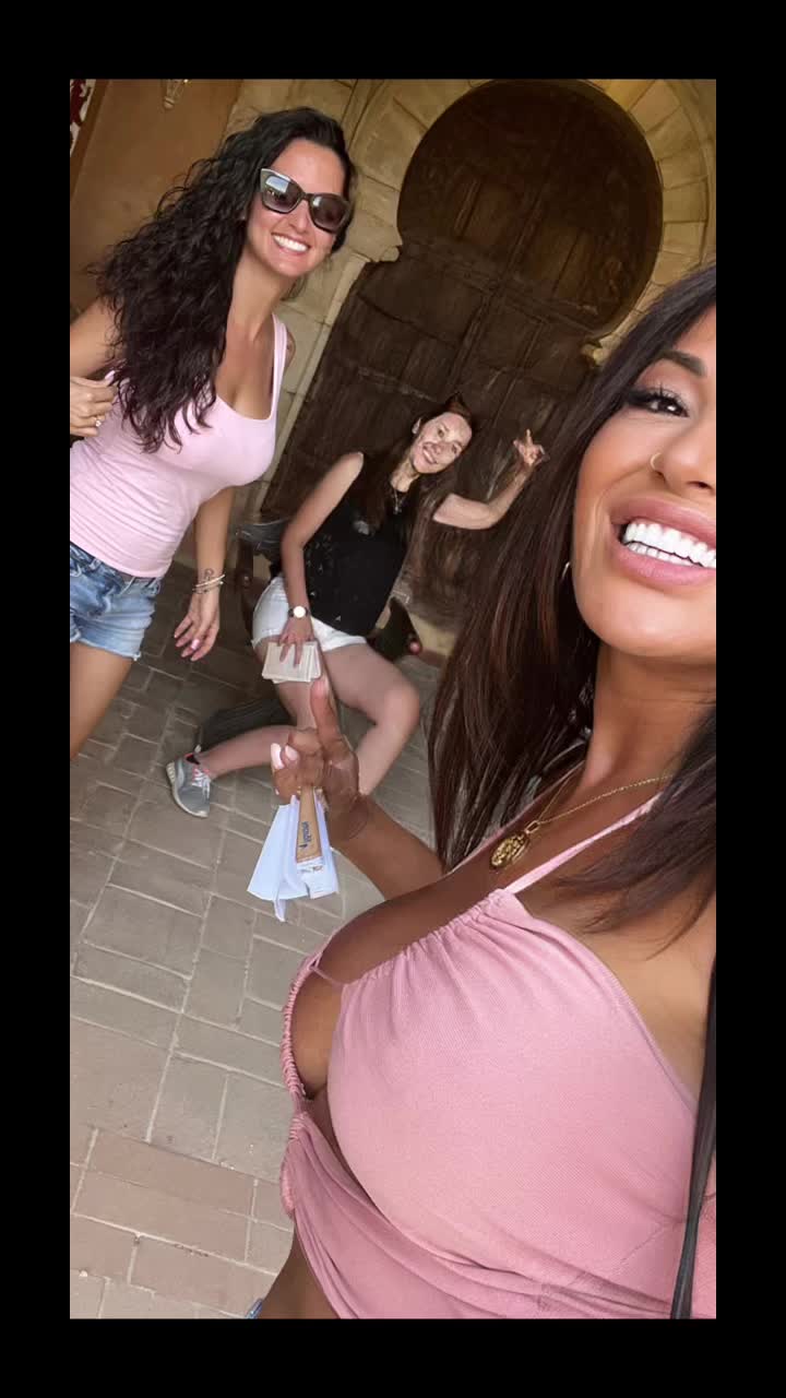@carmen_e_s_peke