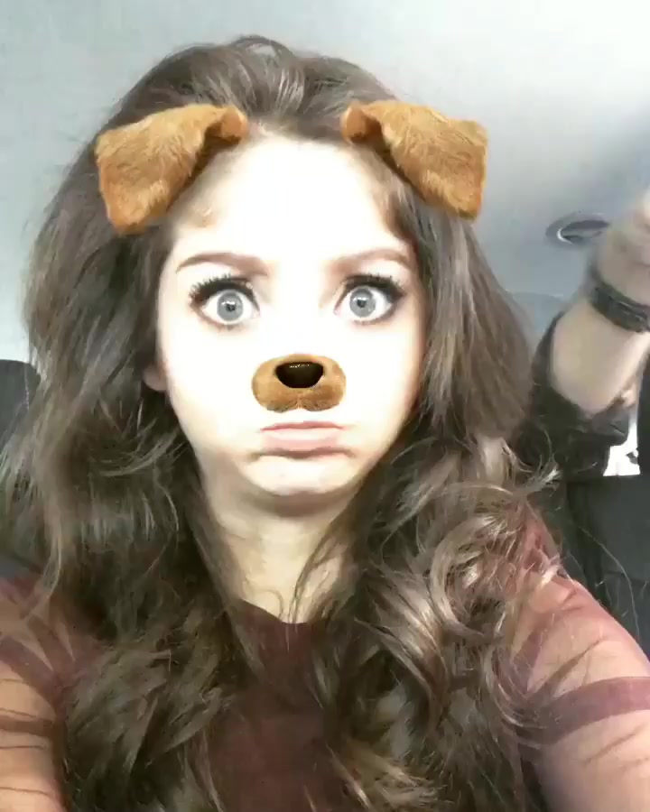 @Karol Sevilla🌙