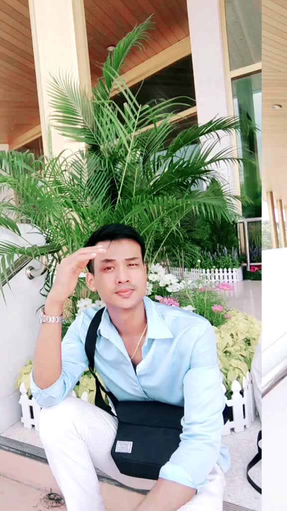 @Öö Țĥü Ÿä Äüñĝ(ခ်စ္ရေသာ ဦးကို