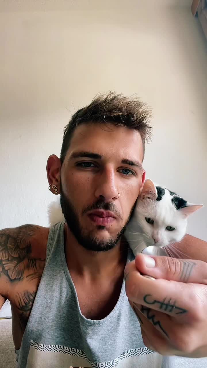 @johnny_fame_
