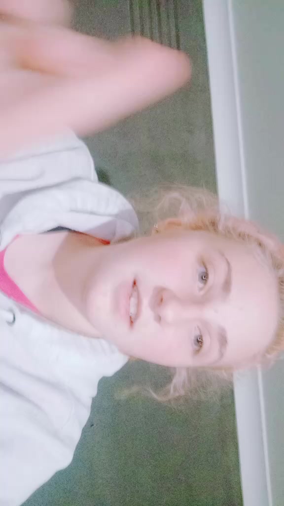 @HAYLEY IS MY BSF 💜