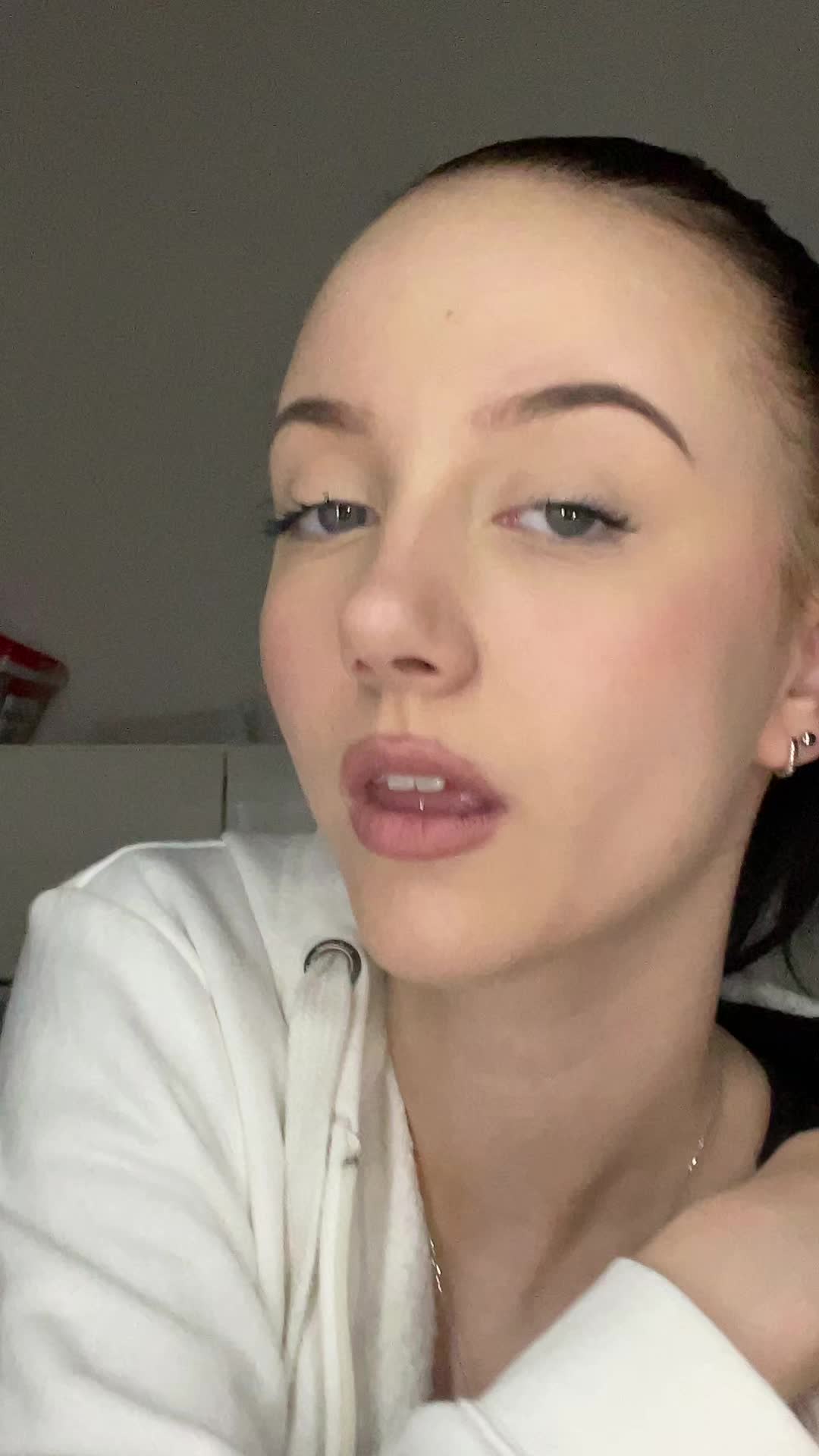 @Emily🌹