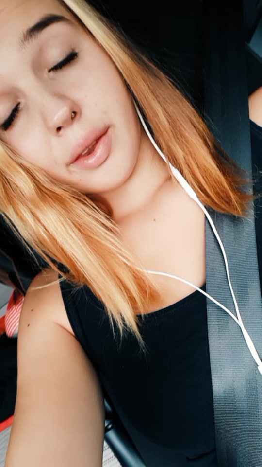 @Mandyxxxbasti