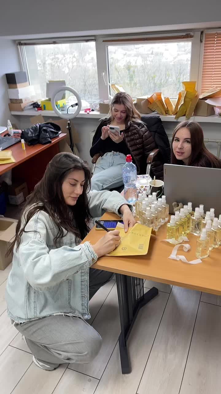 @inparfume.com