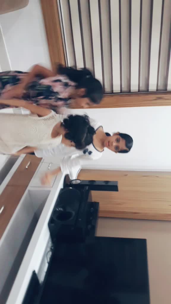 @thaniya_simrah