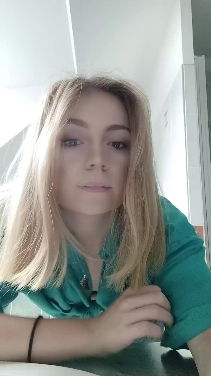 @7l0r1n4