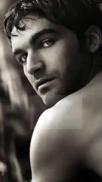 @RomanceAuthorEllisODay