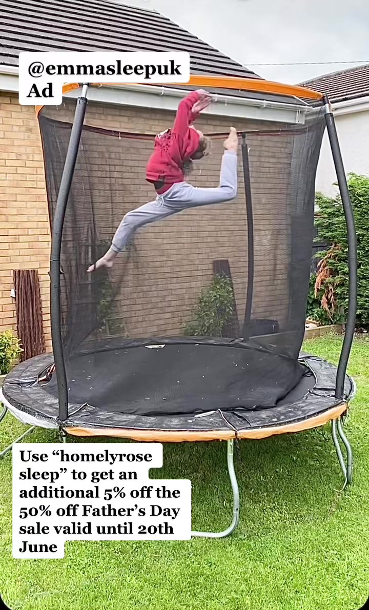 @HomelyRose_