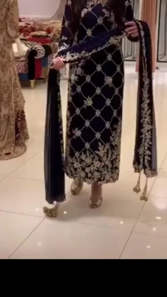 @Zara Khan