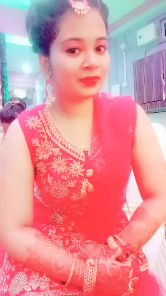 @569885