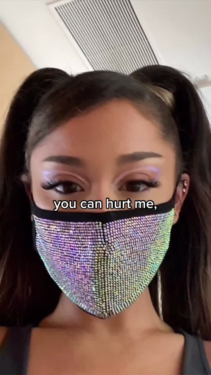 @𑁍Ari is queen𑁍
