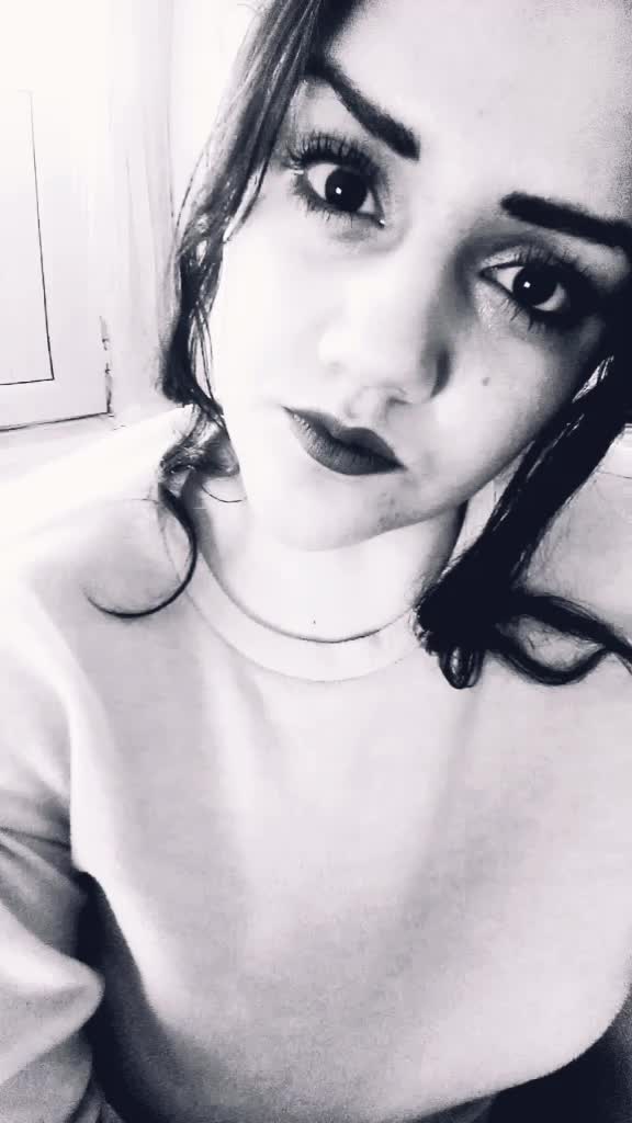 @Emoş