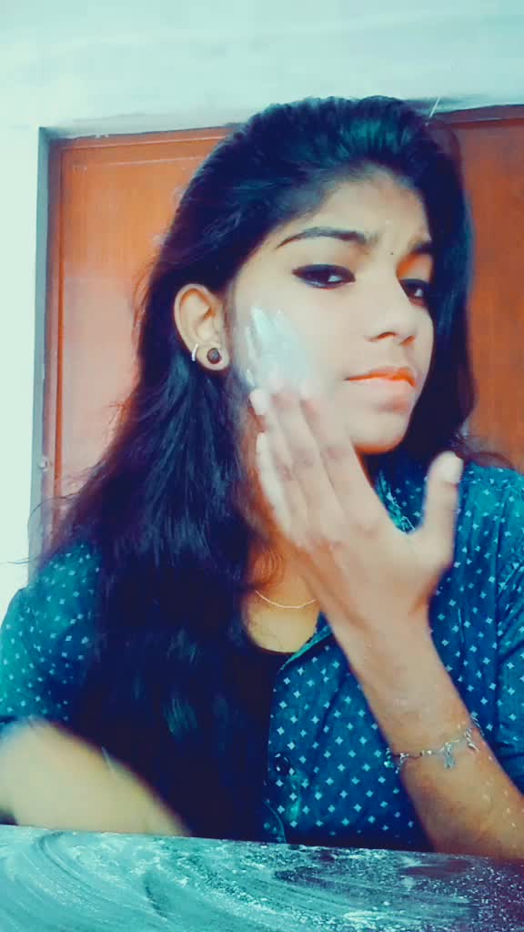 @unnimayaunni