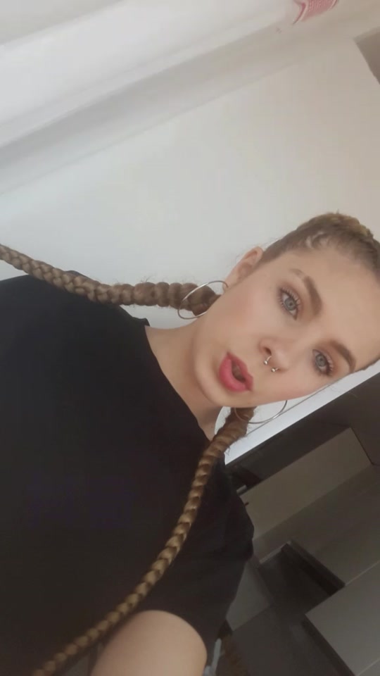 @akarubia