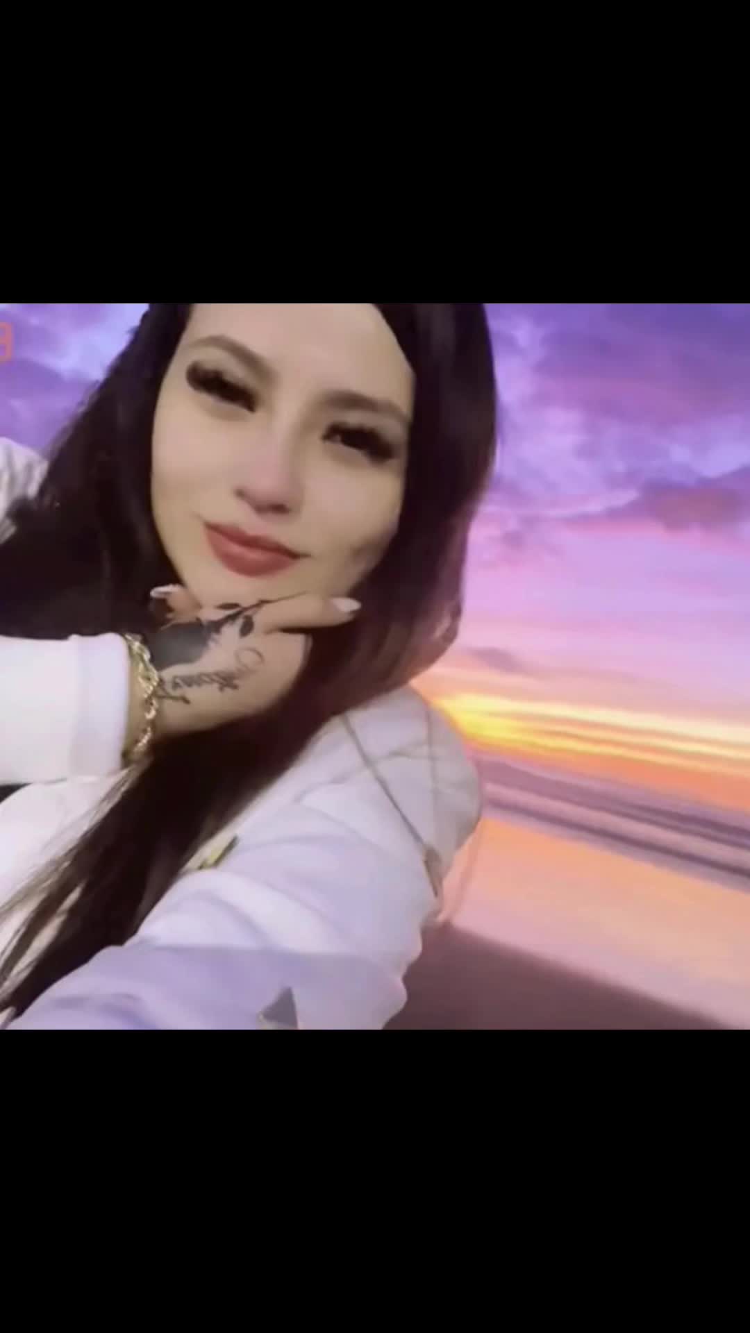@👸🏻❤️