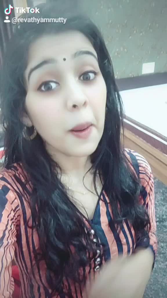 @Revathy menon🤩