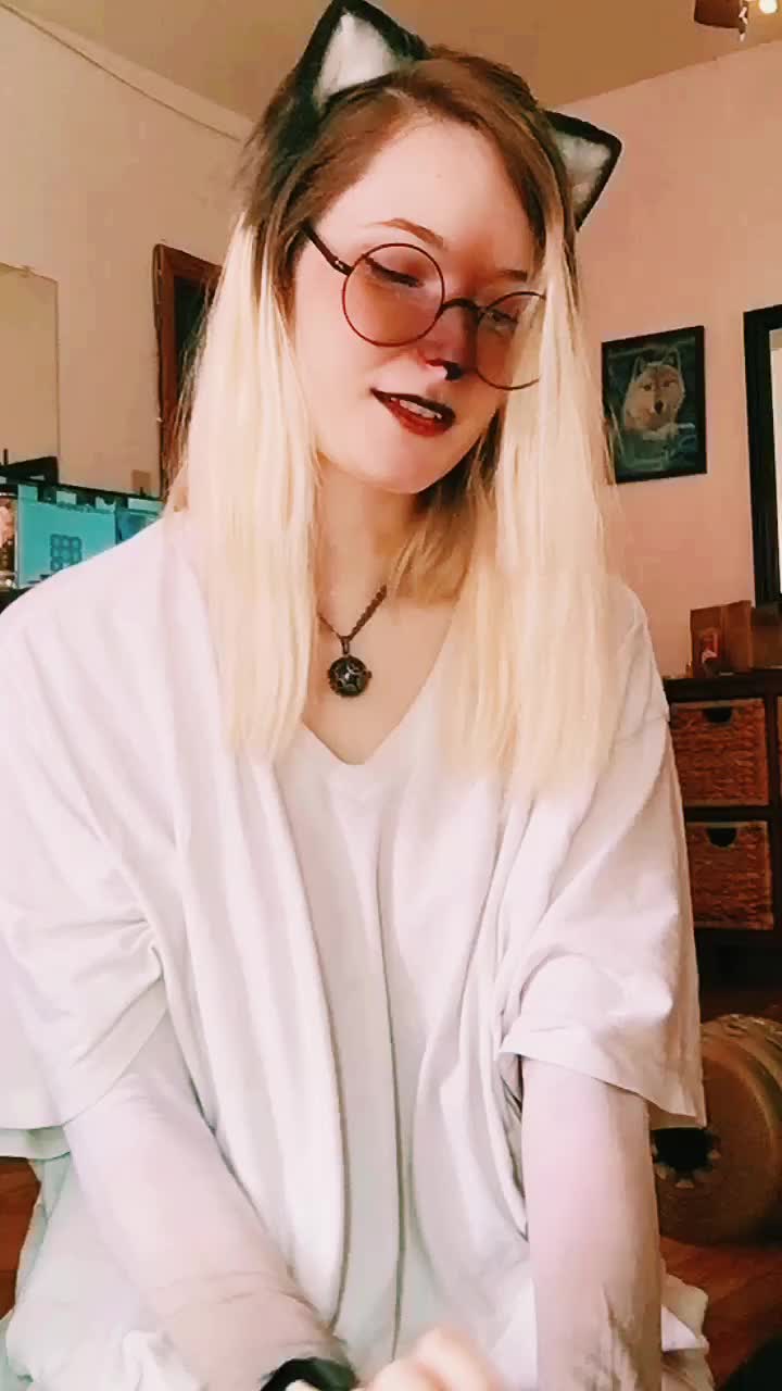 @Purrfina