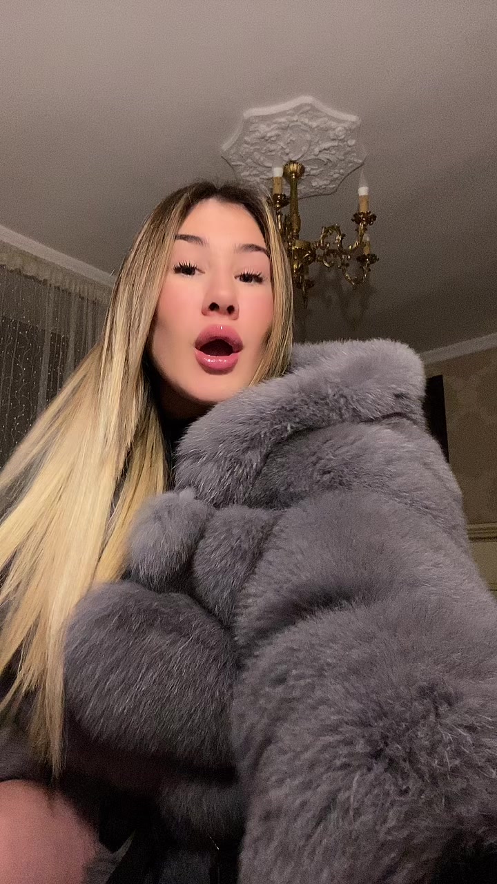 @connyscarallo_