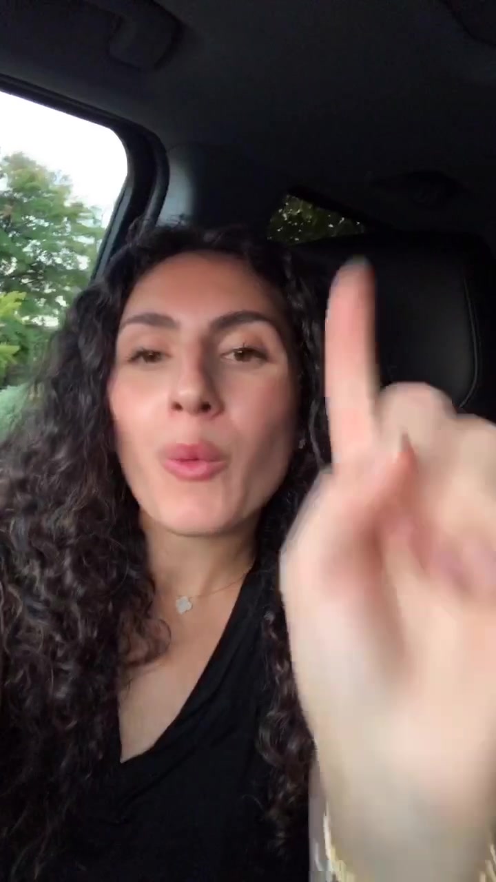 @batshitmama