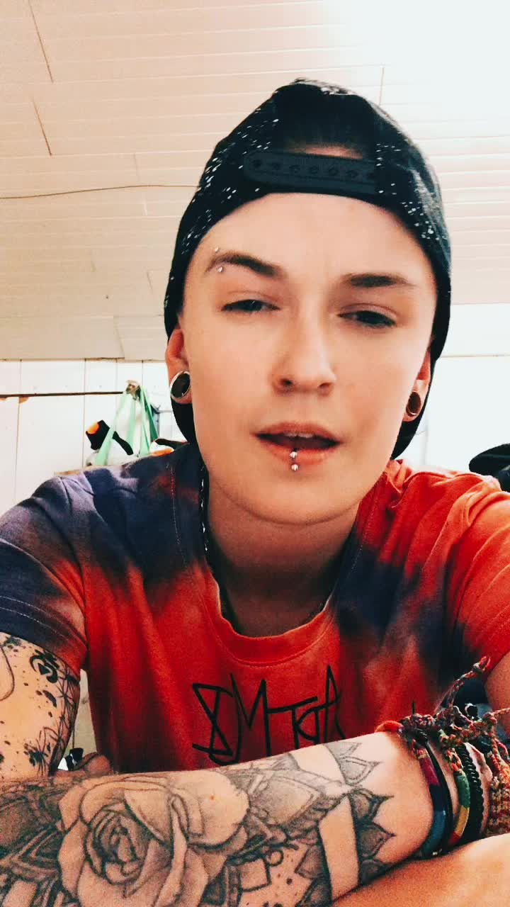 @ArtMuz🏳️&zwj;🌈