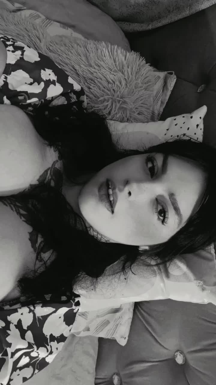 @hannialozano