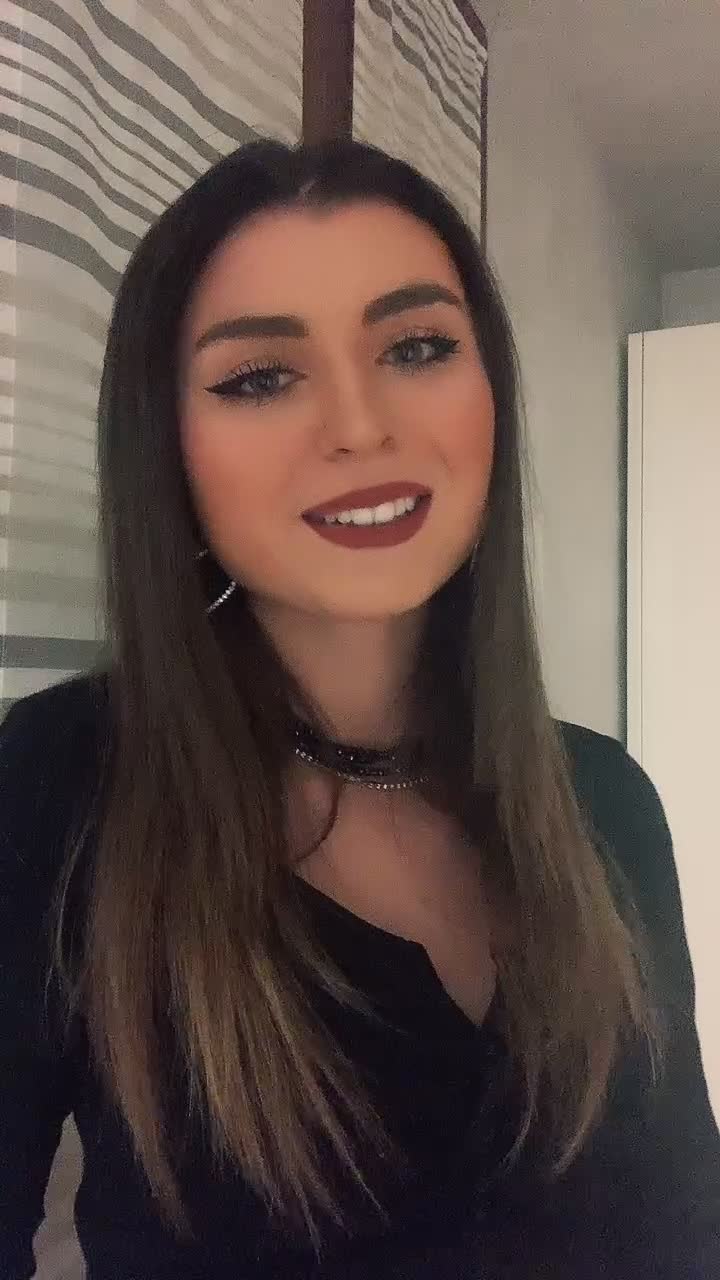 @Ambrachessa