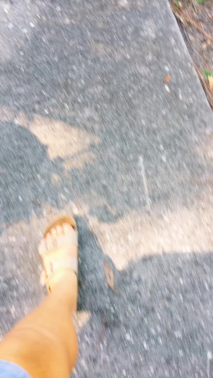 @IzzyDowney