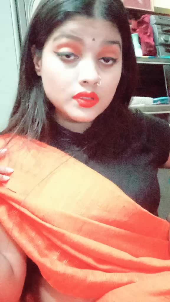 @👑Sayani Roy👑