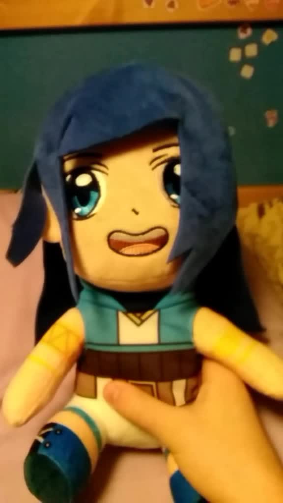@Plushi_Eli