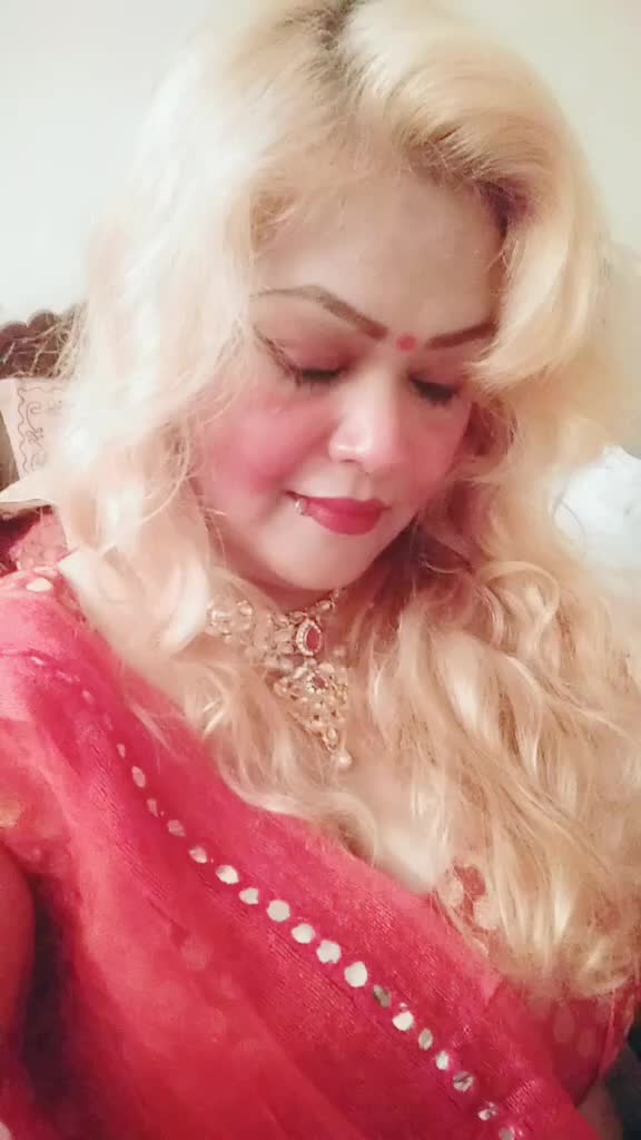 @Desi Queen❤️𝓑𝓜 ❤️