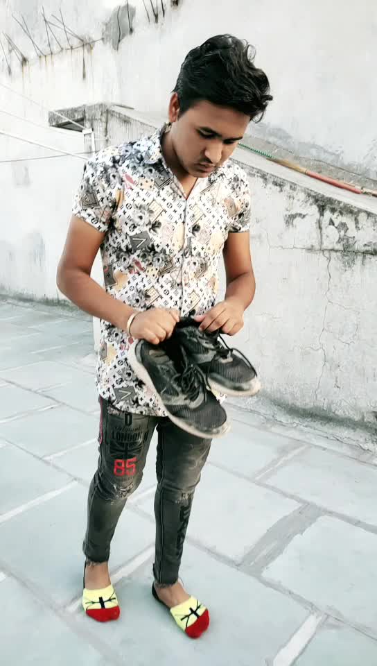 @_.Mr._.Ashu._