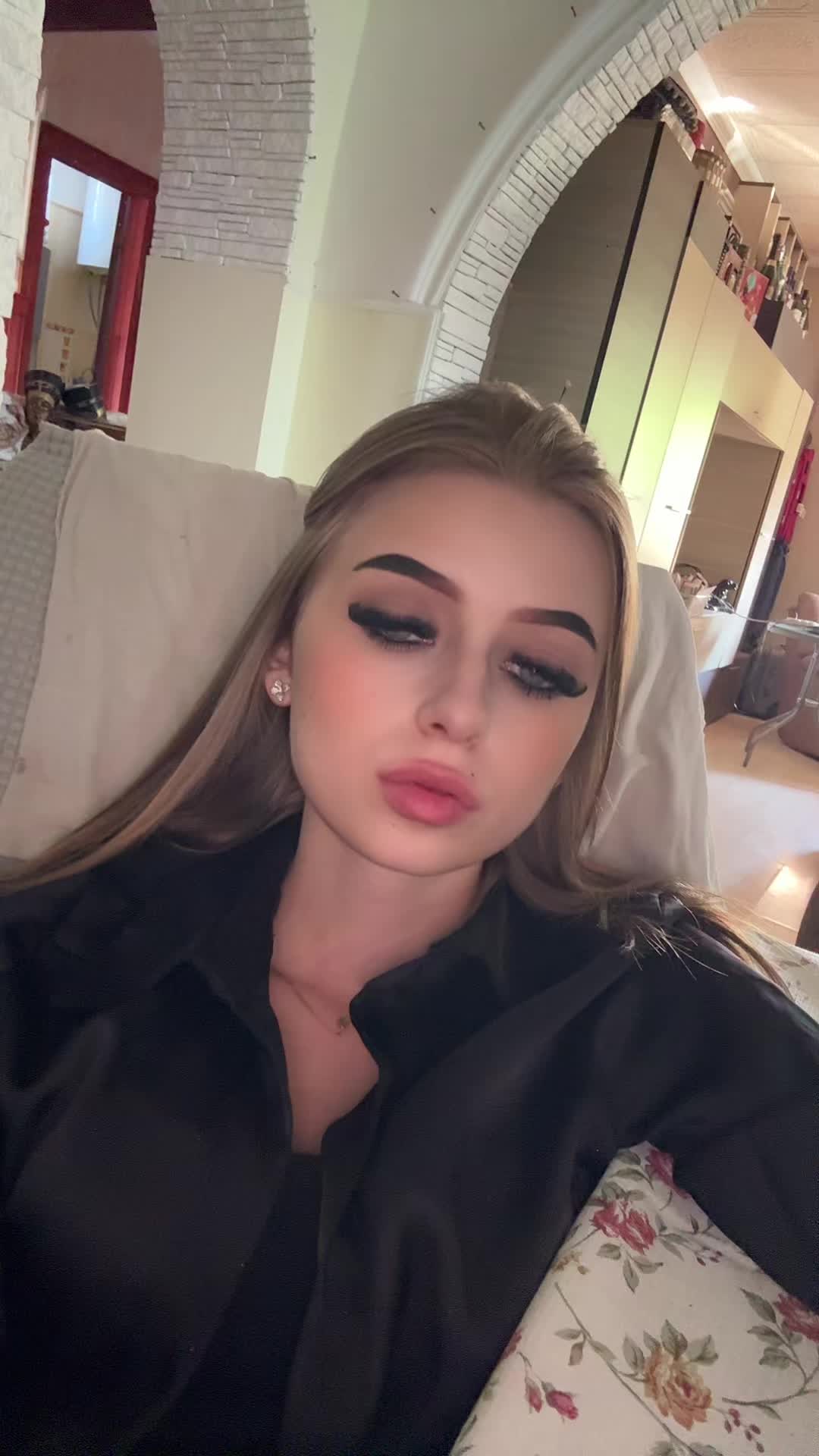 @Lili&agrave;na szem&eacute;lyesen🐆😝