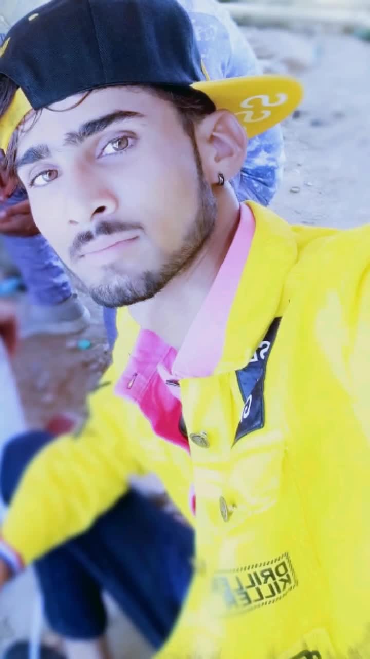 @Rj06 wale Meena ji😈