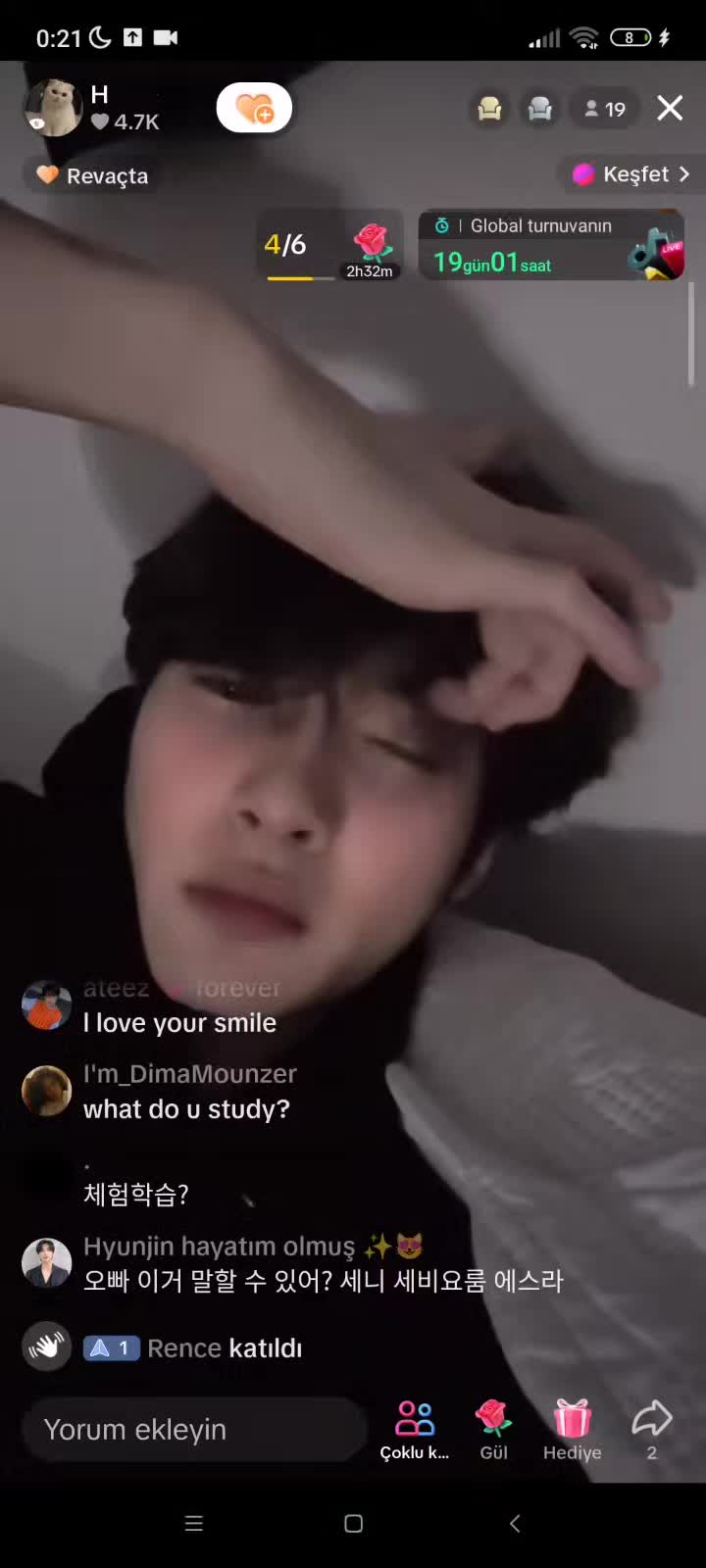 @Hyunjin hayatım olmuş ✨😻