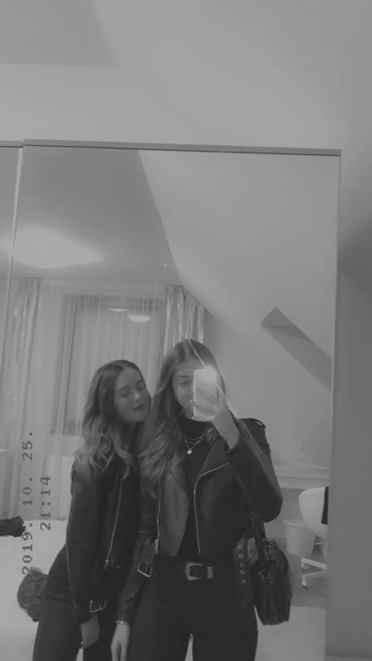 @Viki és Sári