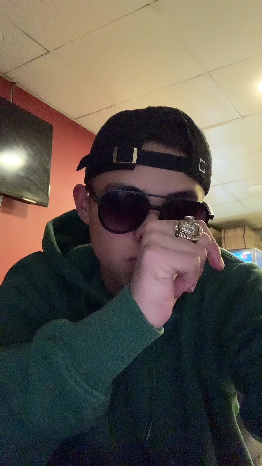 @🤴🏻.