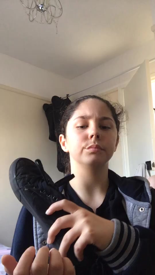 @CaitlynneLo