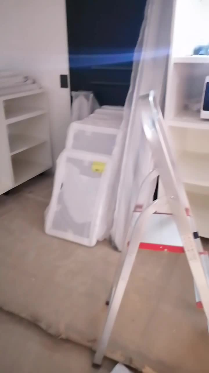 @Johnsisi