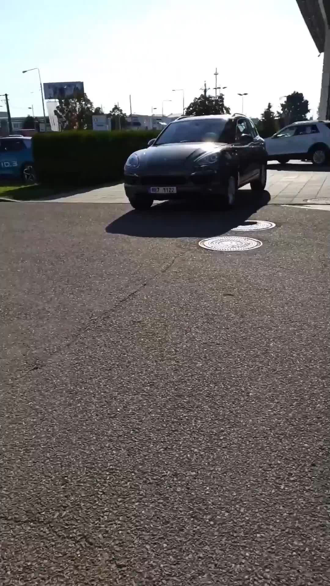 @HonzA.R