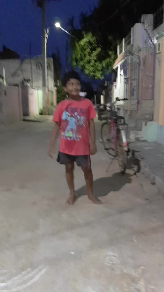 @Ñáñî løçāl