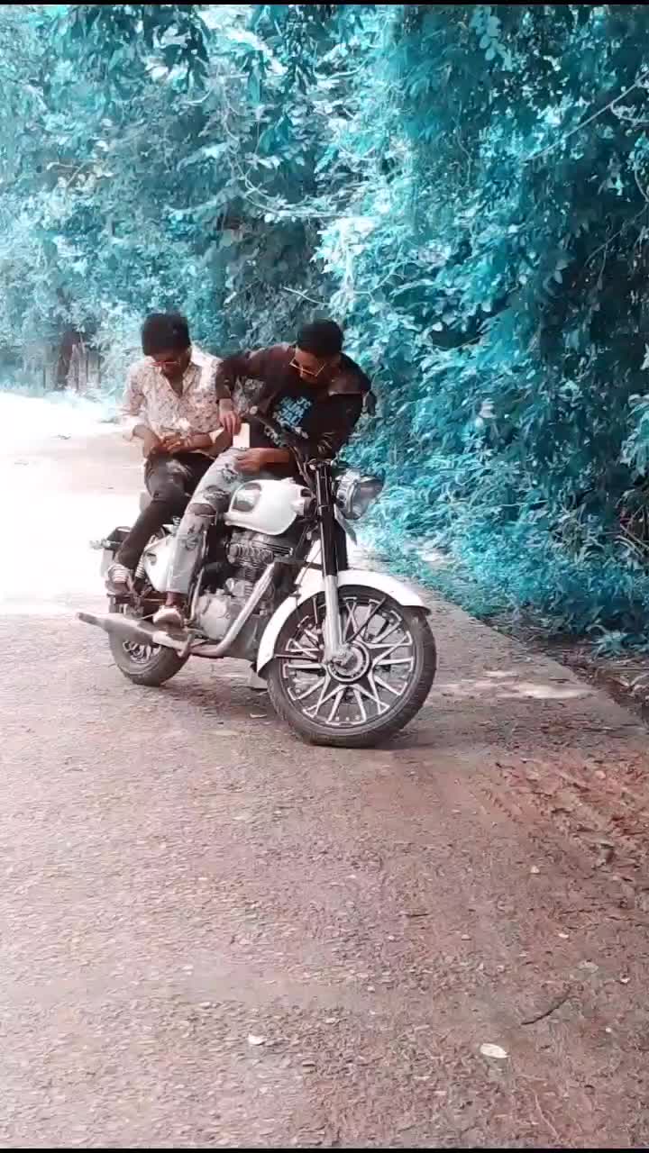 @Akku Dancer😎