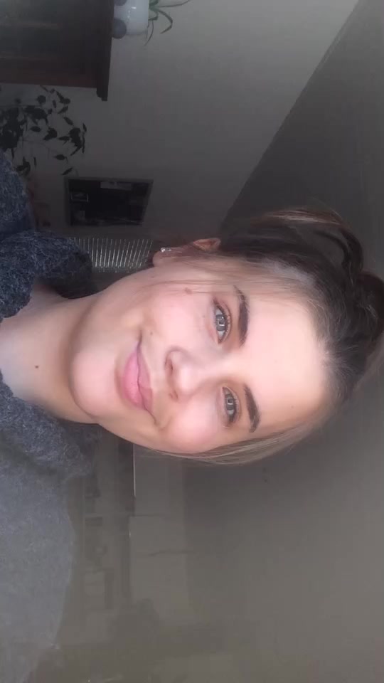 @LAURA 🌻