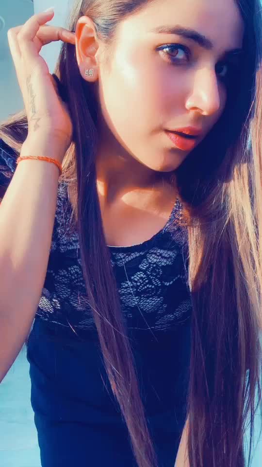 @👑RimplEsha👑