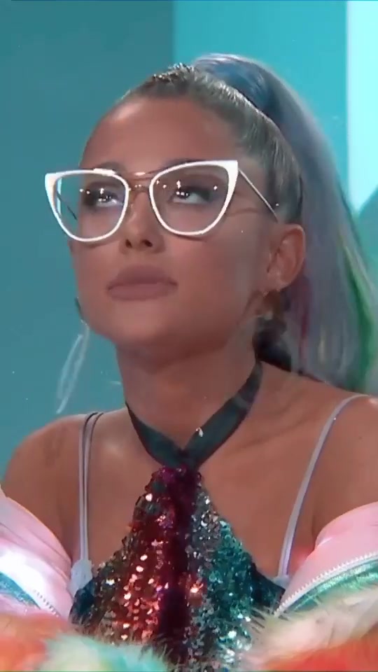 @Ariana Grande
