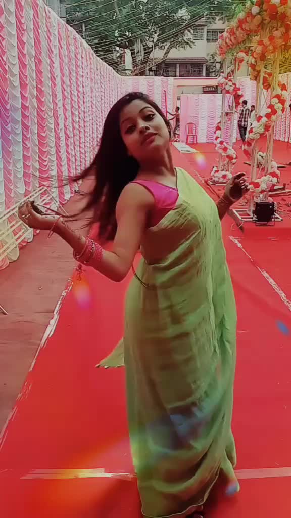 @👑Sayani Roy👑