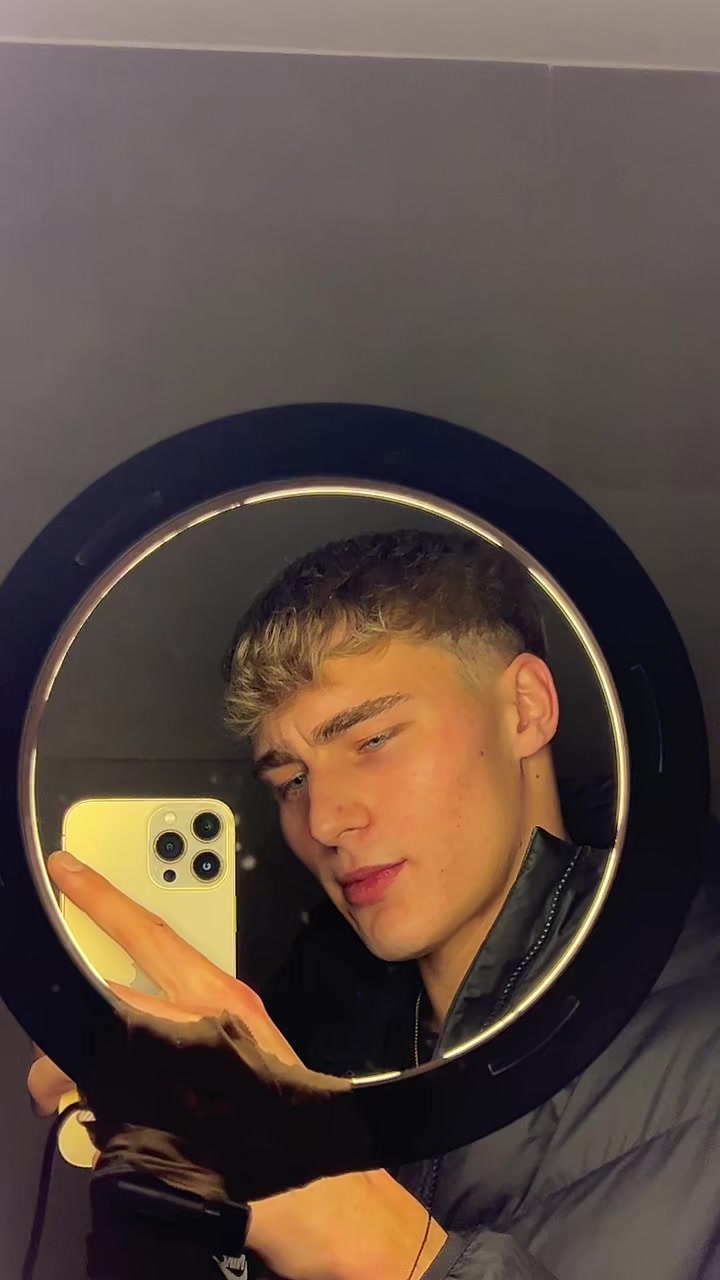 @$imøn